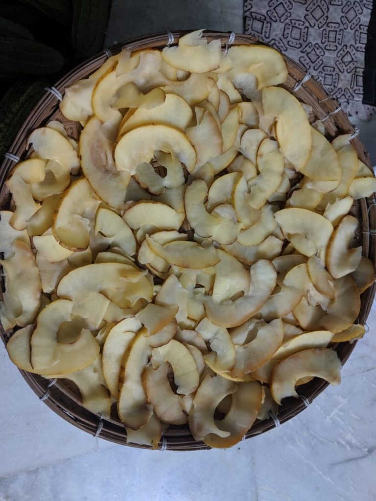 Sliced Bor Thekera. Source : Ghyfoodie